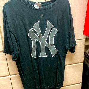 Yankees t shirt